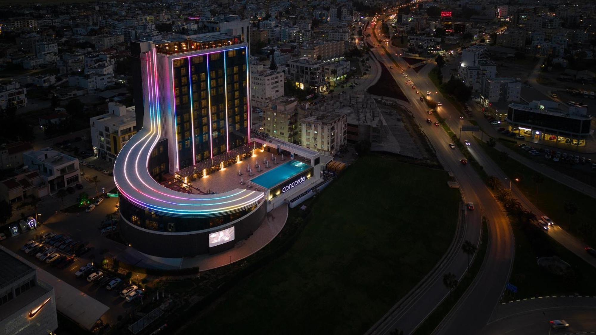 Concorde Tower Casino&Convention&Spa Nikosia Exterior foto The hotel at night